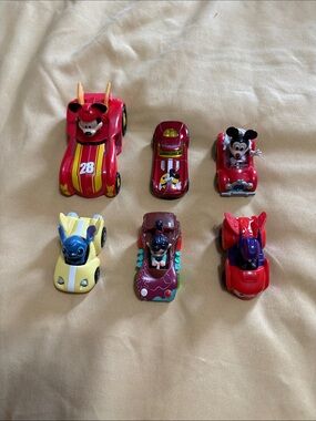 Disney Mini Character Car Pack - Red, Yellow, Blue Assortment